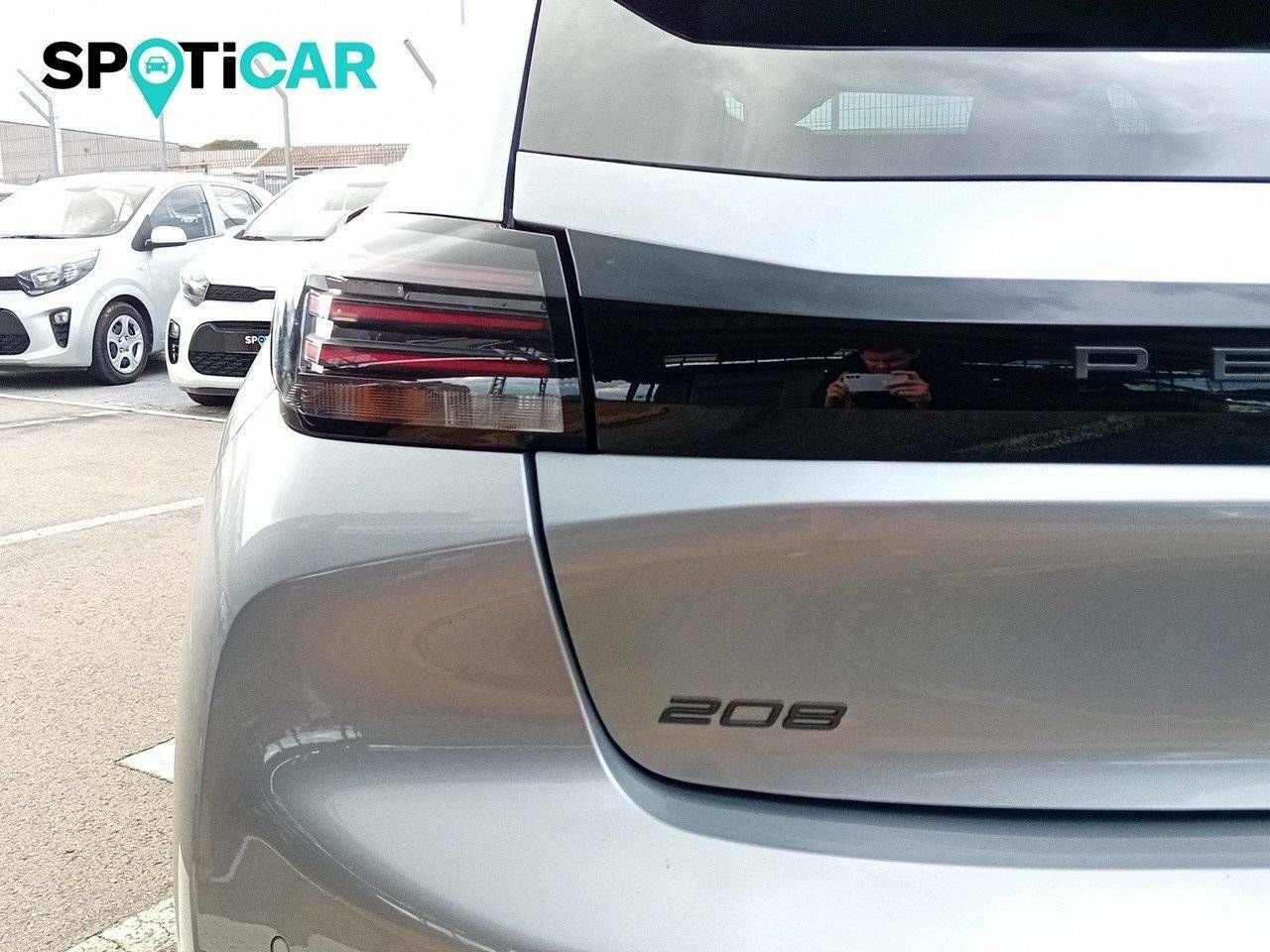 Foto Peugeot 208 17