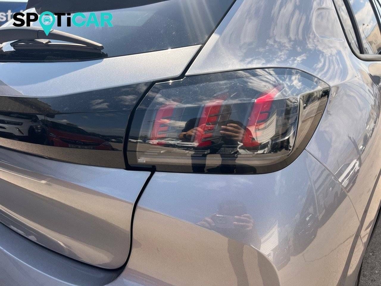 Foto Peugeot 208 17