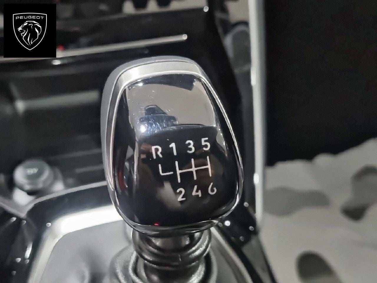Foto Peugeot 208 13