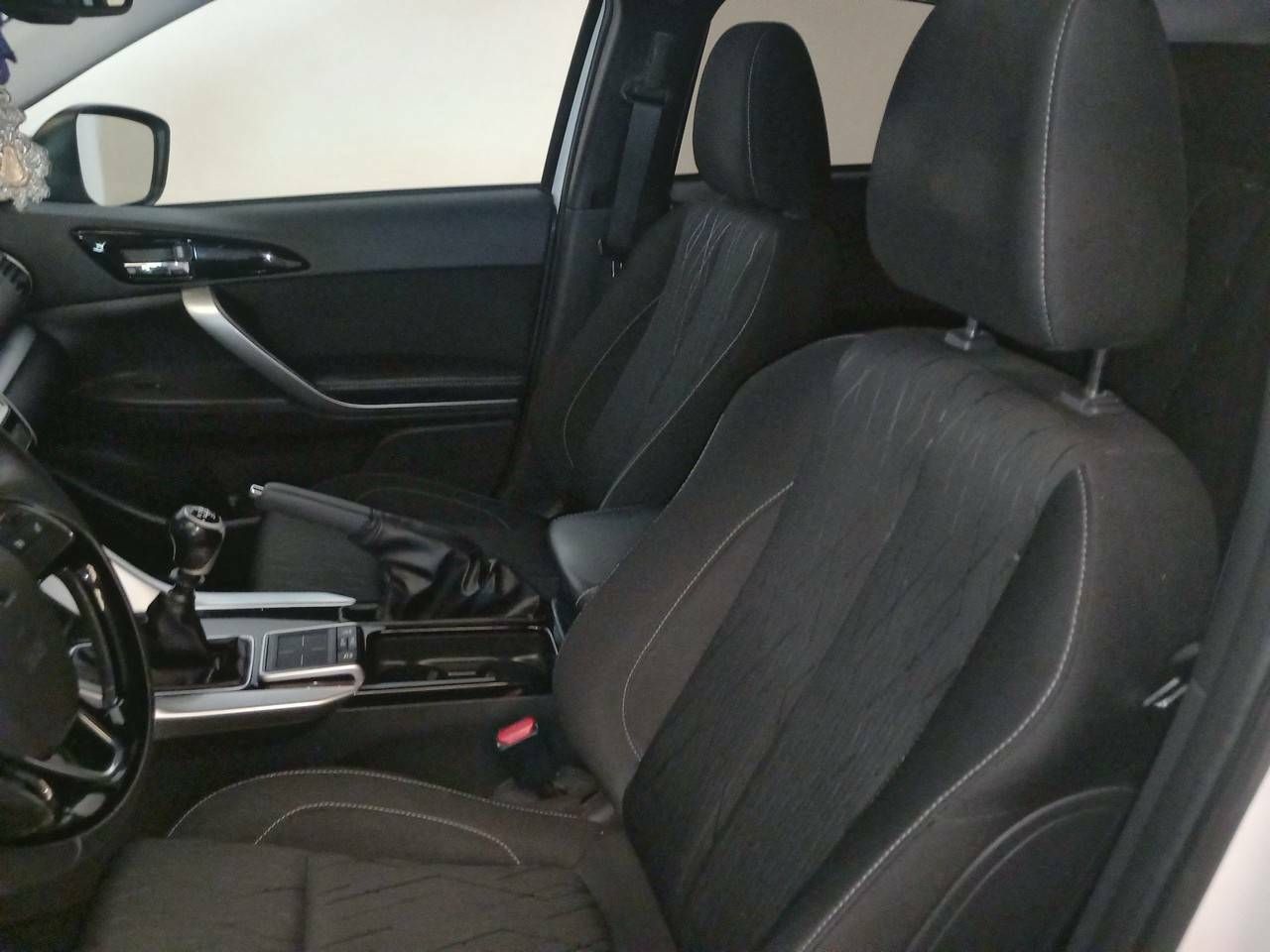 Foto Mitsubishi Eclipse Cross 9