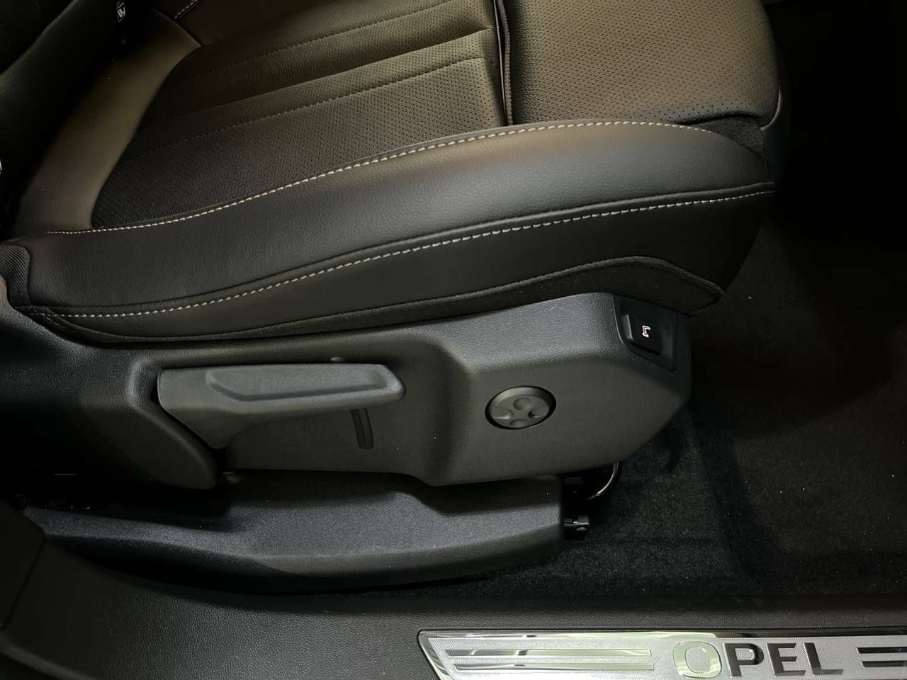 Foto Opel Grandland X 22