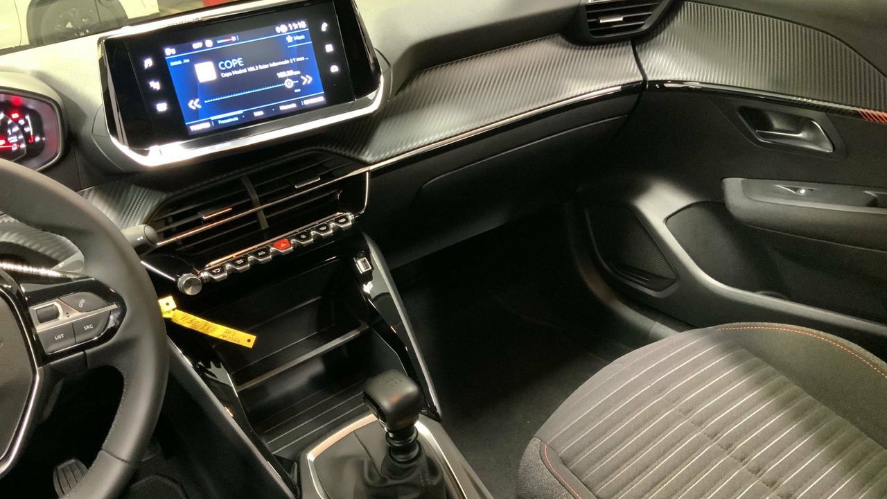 Foto Peugeot 208 13