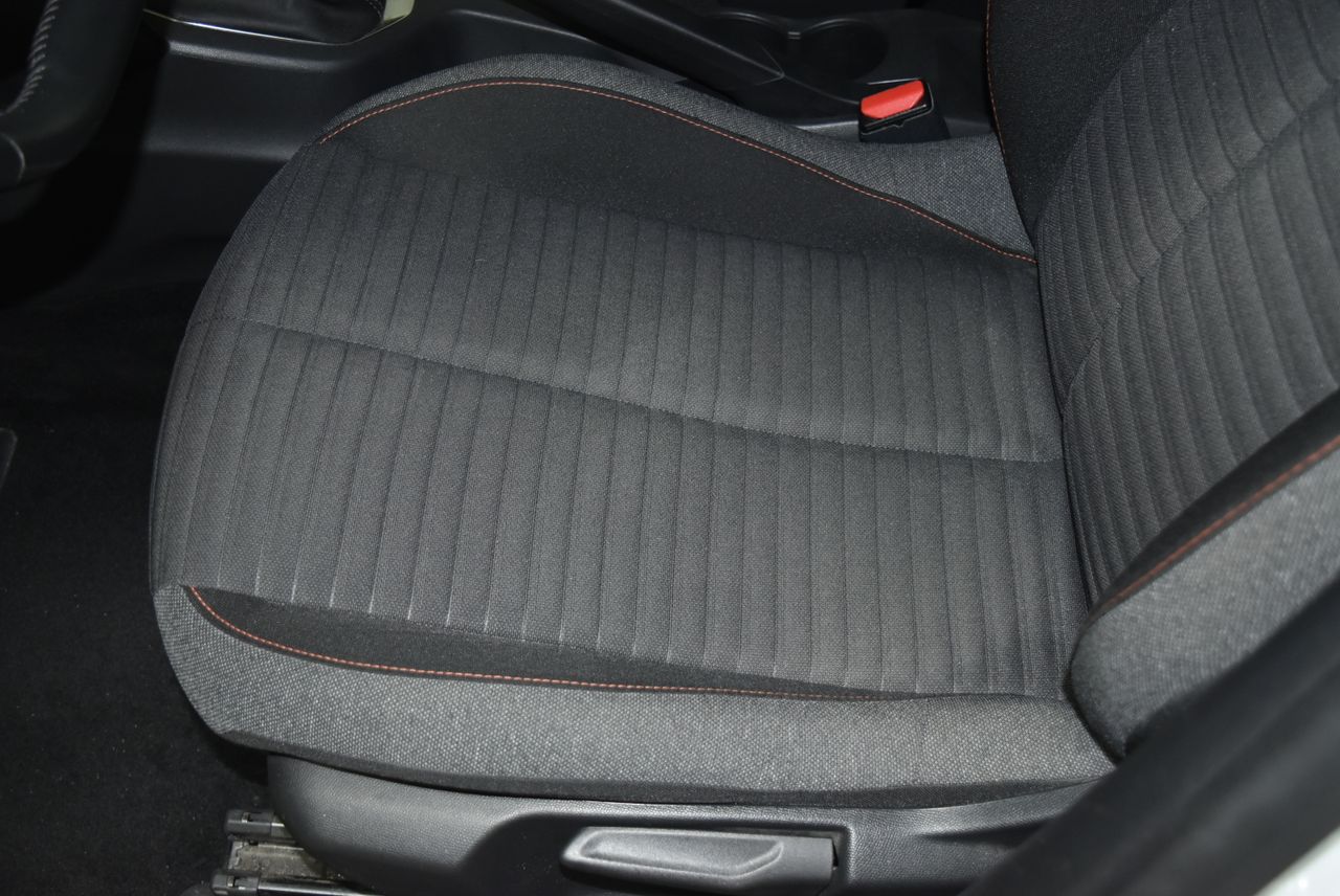 Foto Peugeot 208 10