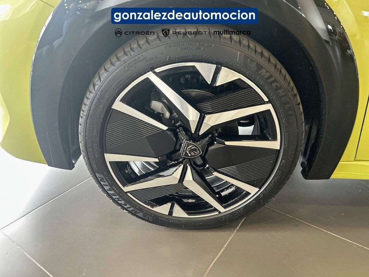 Foto Peugeot 208 11