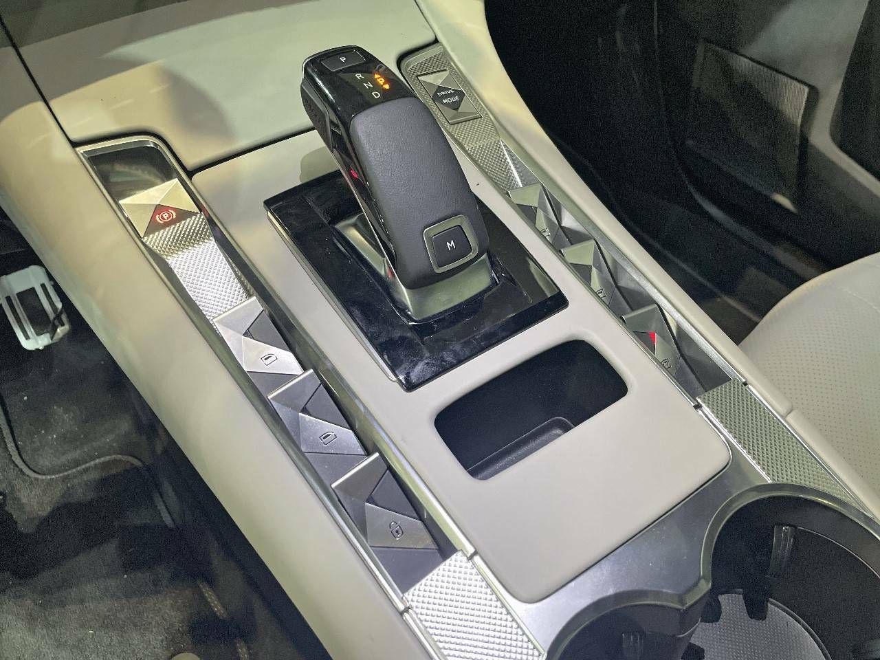 Foto DS Automobiles DS 7 15