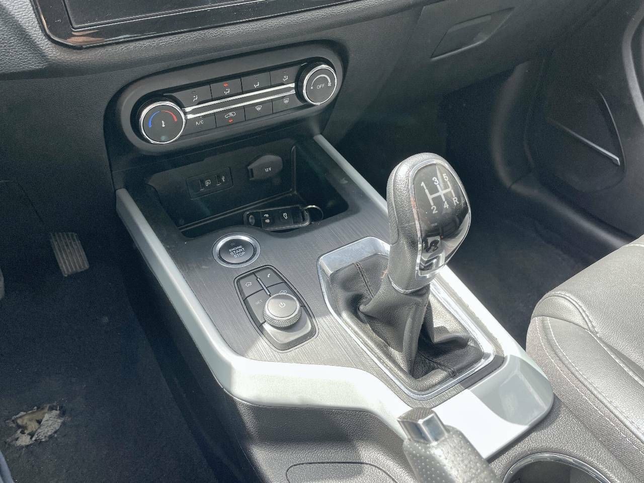 Foto DR Automobiles DR4 14