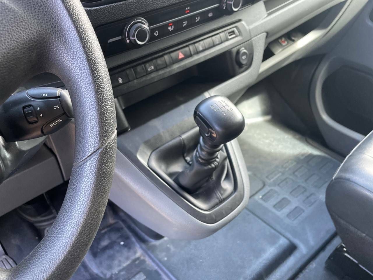 Foto Opel Vivaro 17