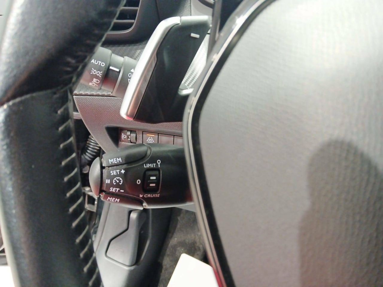 Foto Peugeot 208 19