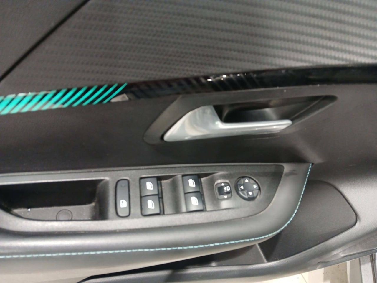 Foto Peugeot 208 14