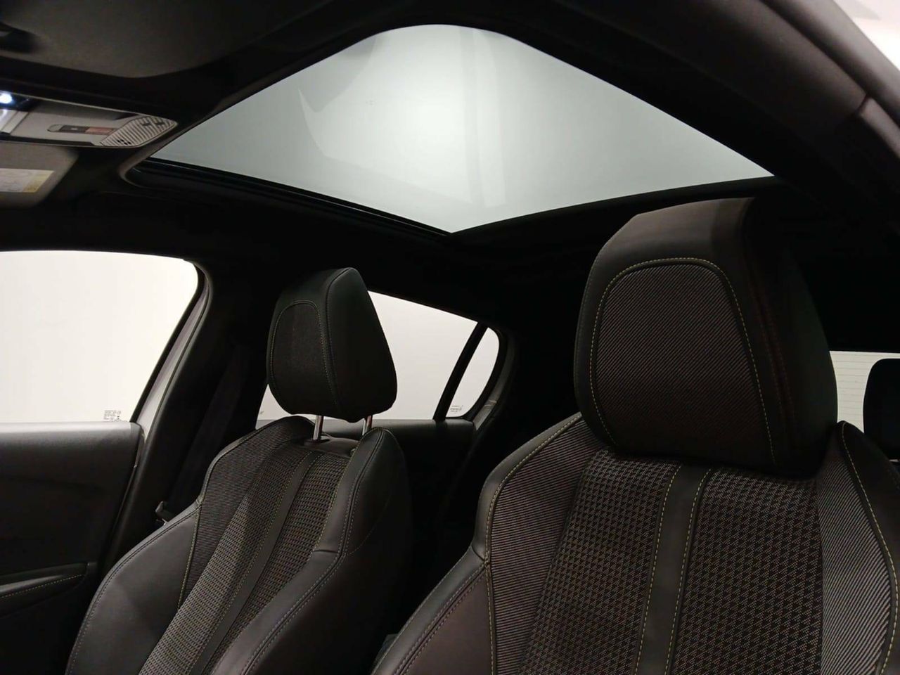 Foto Peugeot 208 21