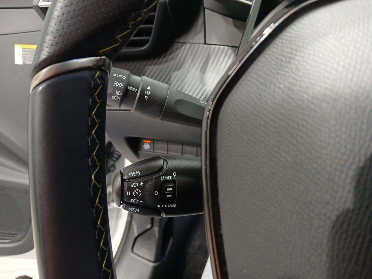 Foto Peugeot 208 22