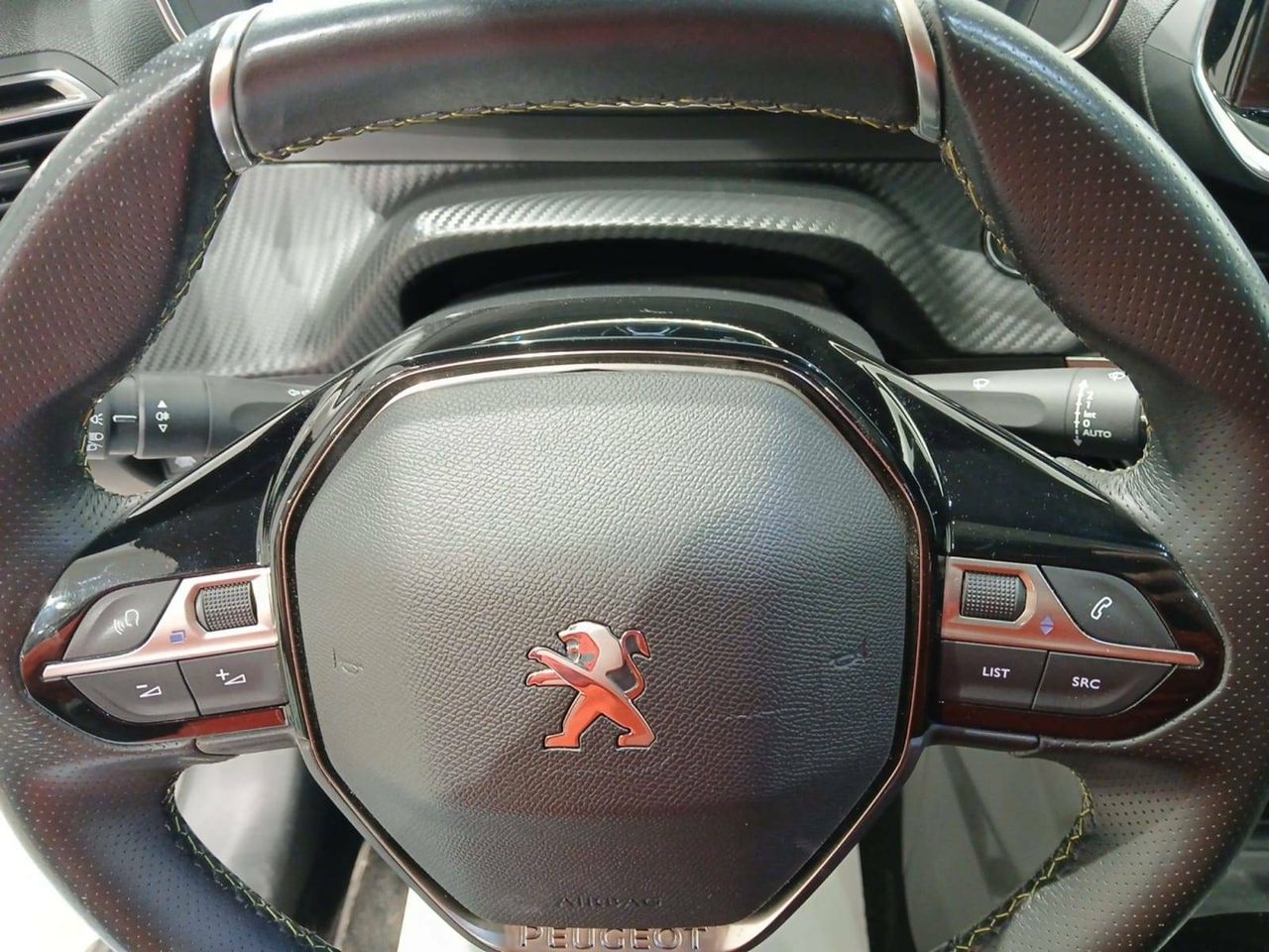 Foto Peugeot 208 23