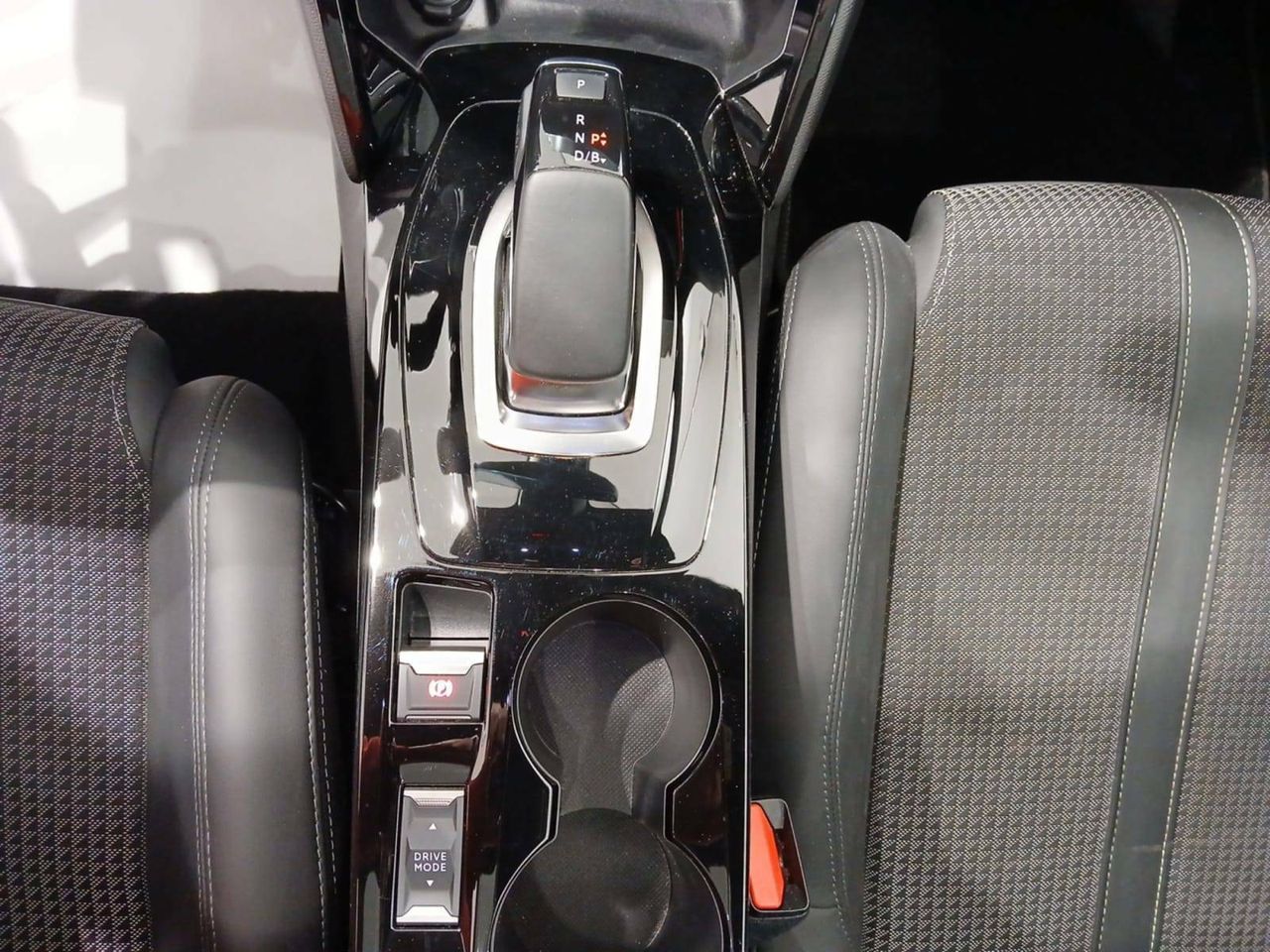 Foto Peugeot 208 25