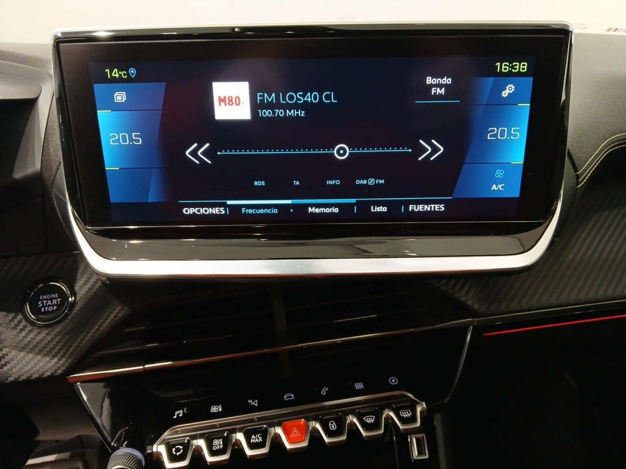 Foto Peugeot 208 28