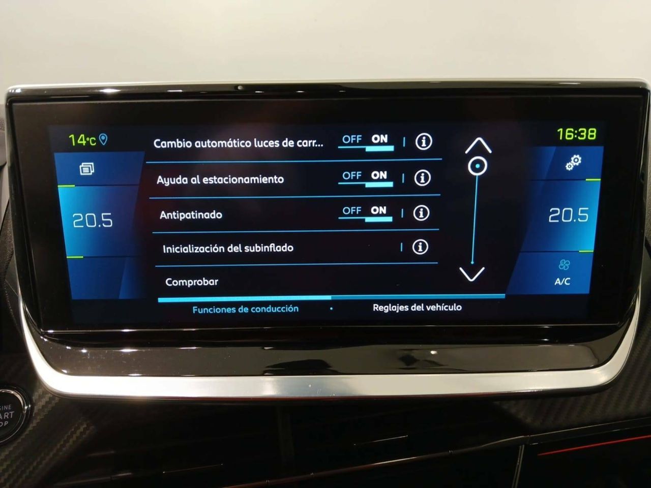 Foto Peugeot 208 31