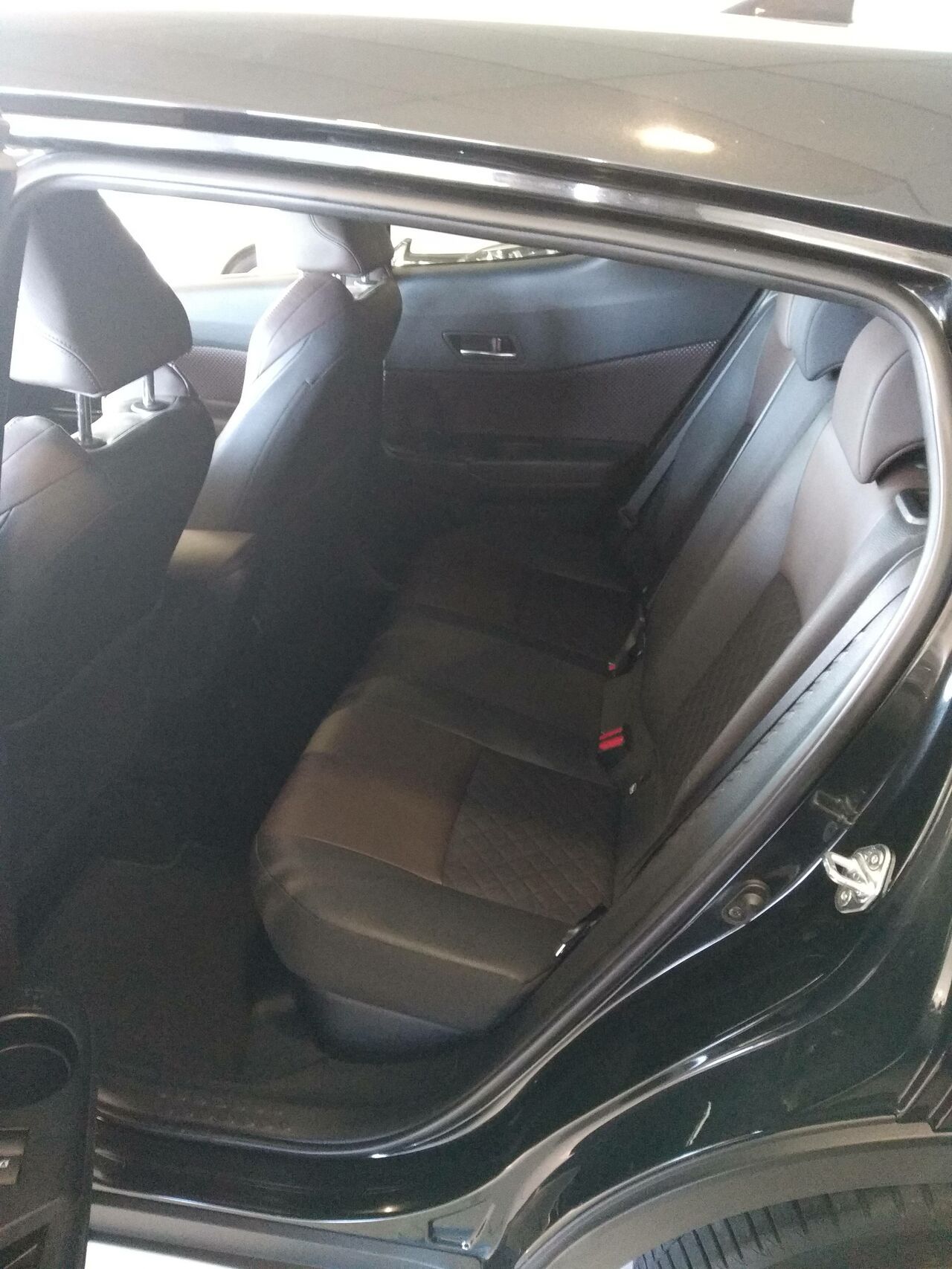 Foto Toyota C-HR 13