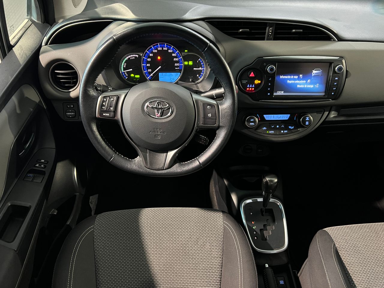 Foto Toyota Yaris 27