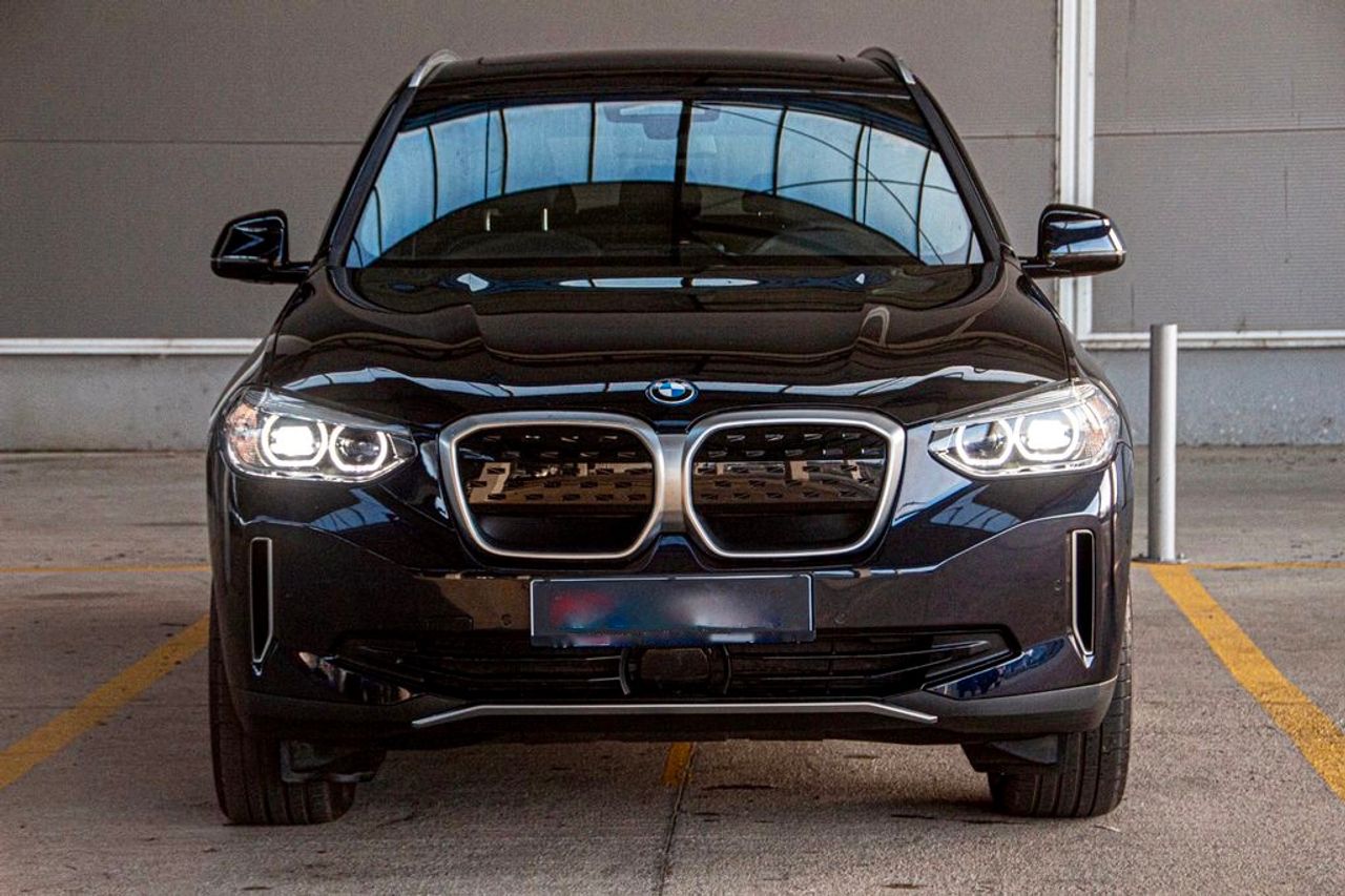 Foto BMW iX3 2