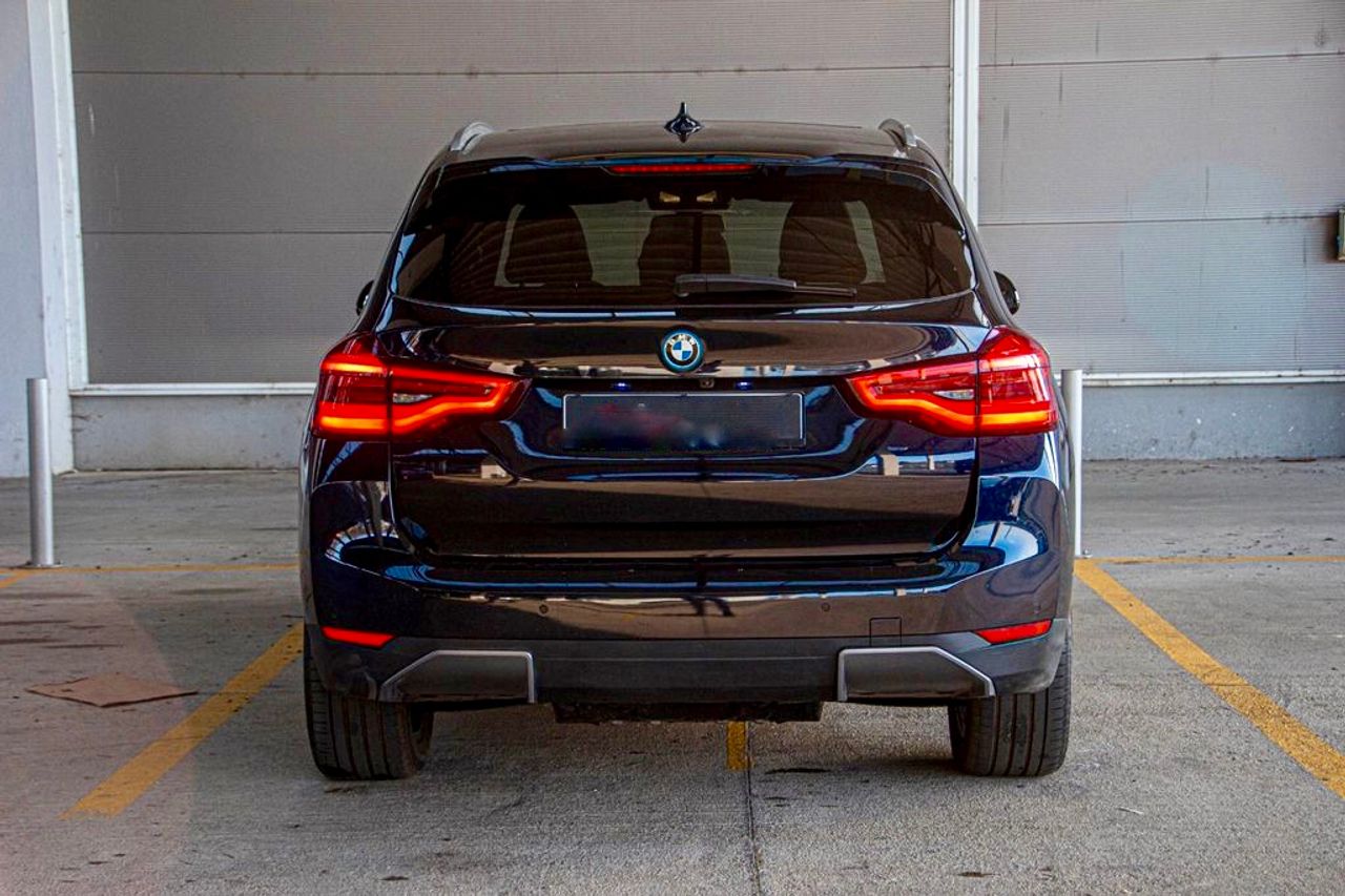 Foto BMW iX3 7