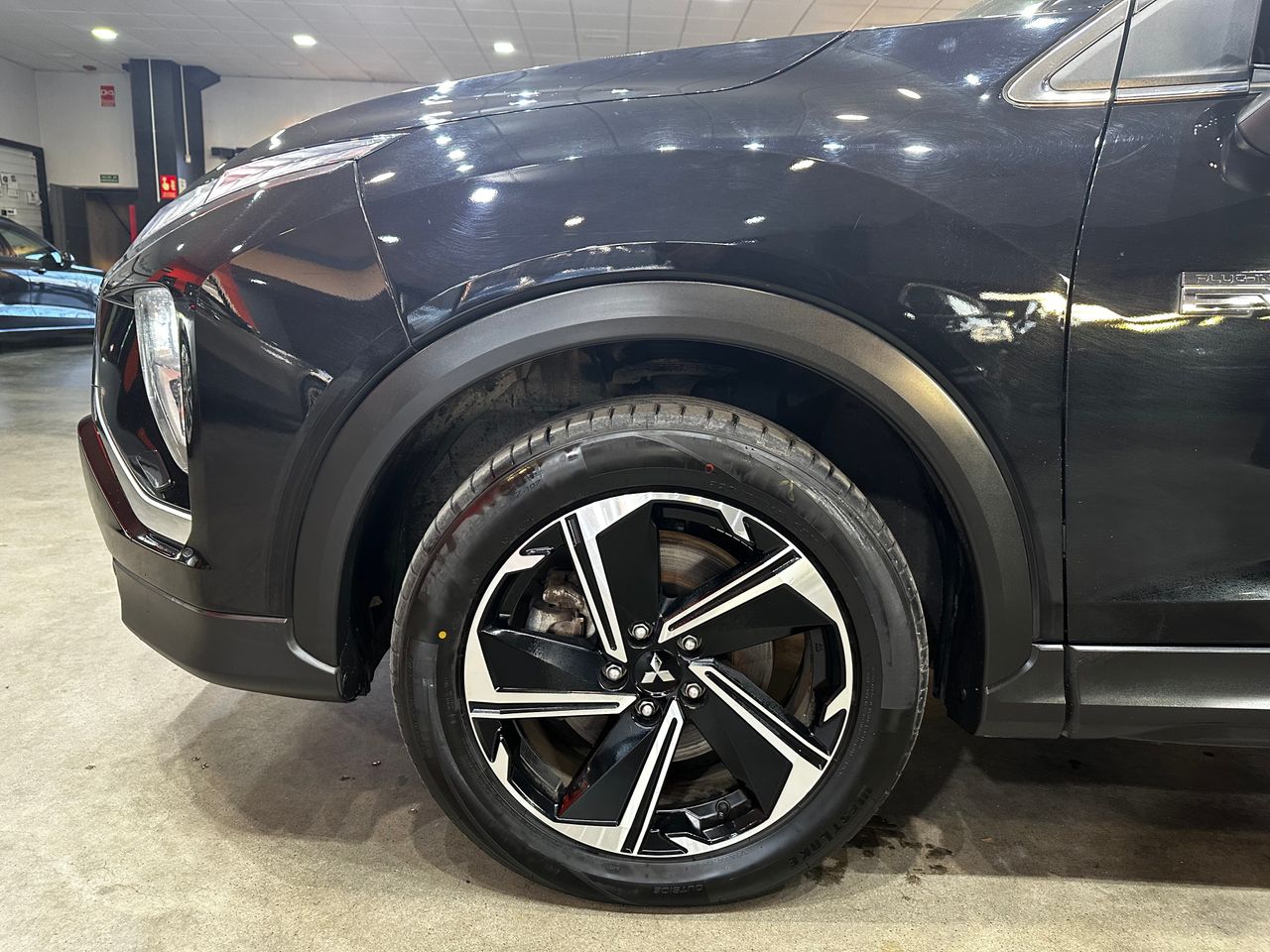 Foto Mitsubishi Eclipse Cross 25