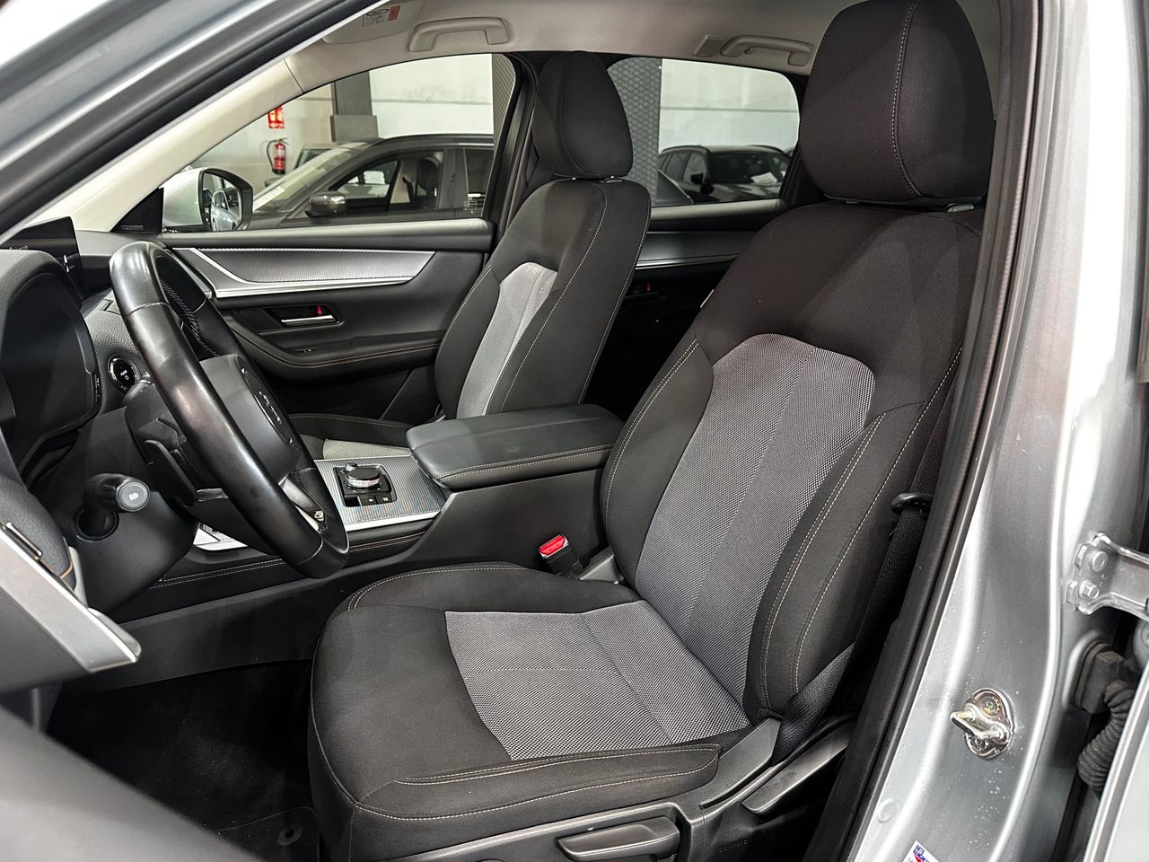 Foto Mazda CX-60 9