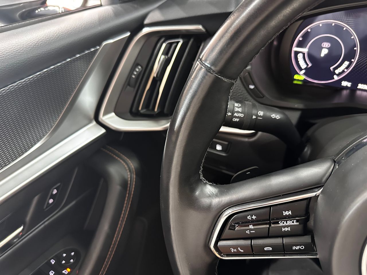 Foto Mazda CX-60 17