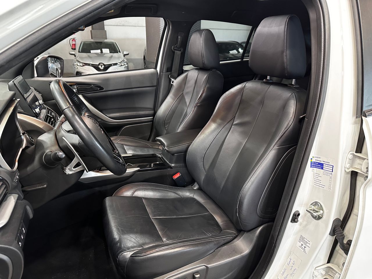 Foto Mitsubishi Eclipse Cross 8