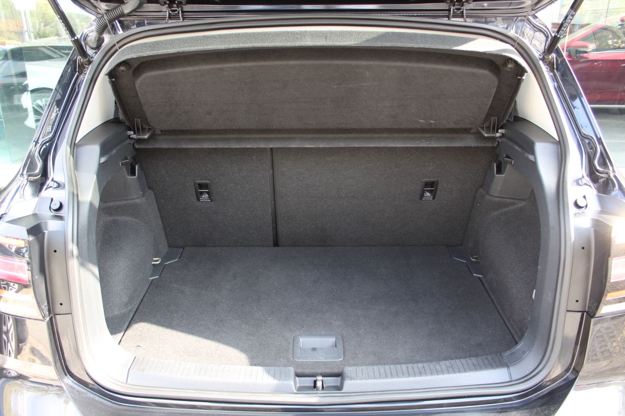 Foto Volkswagen T-Cross 21