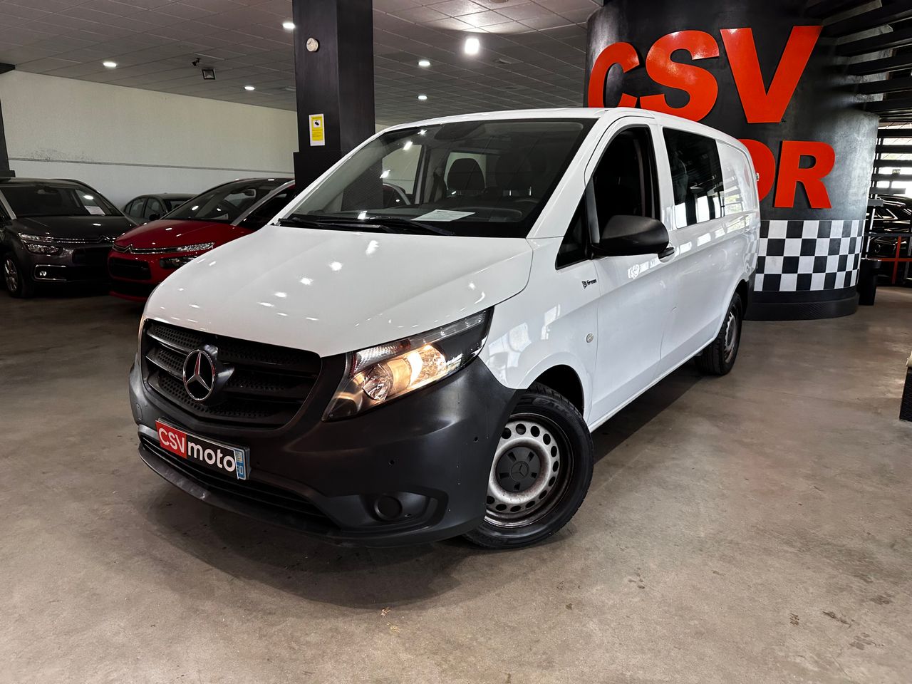 Foto Mercedes-Benz Vito 1