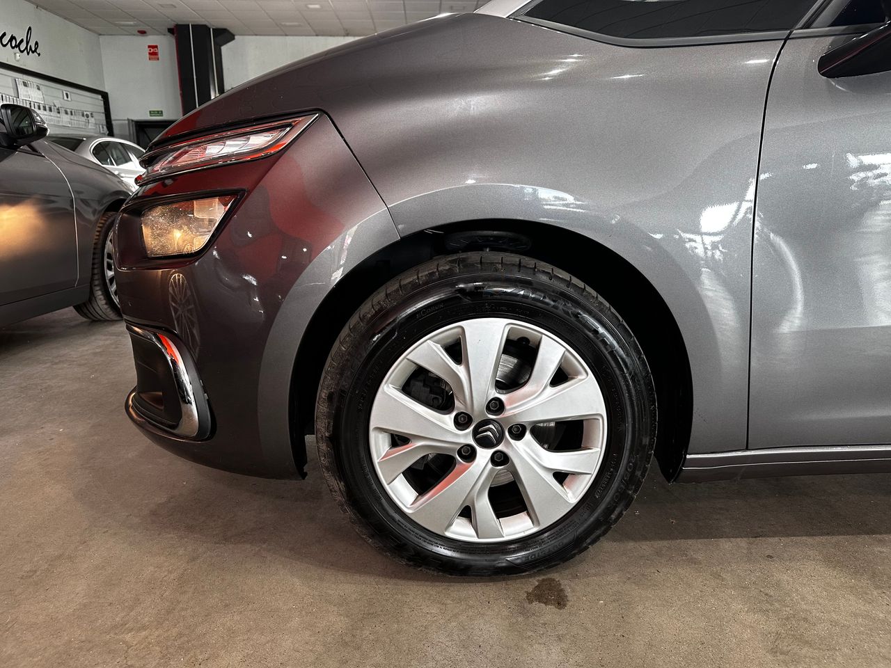 Foto Citroën Grand C4 SpaceTourer 23