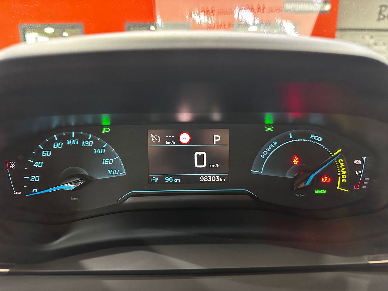 Foto Peugeot e-208 13