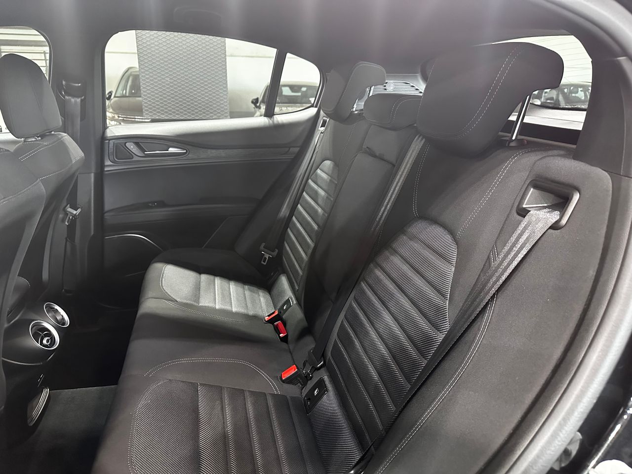 Foto Alfa Romeo Stelvio 11
