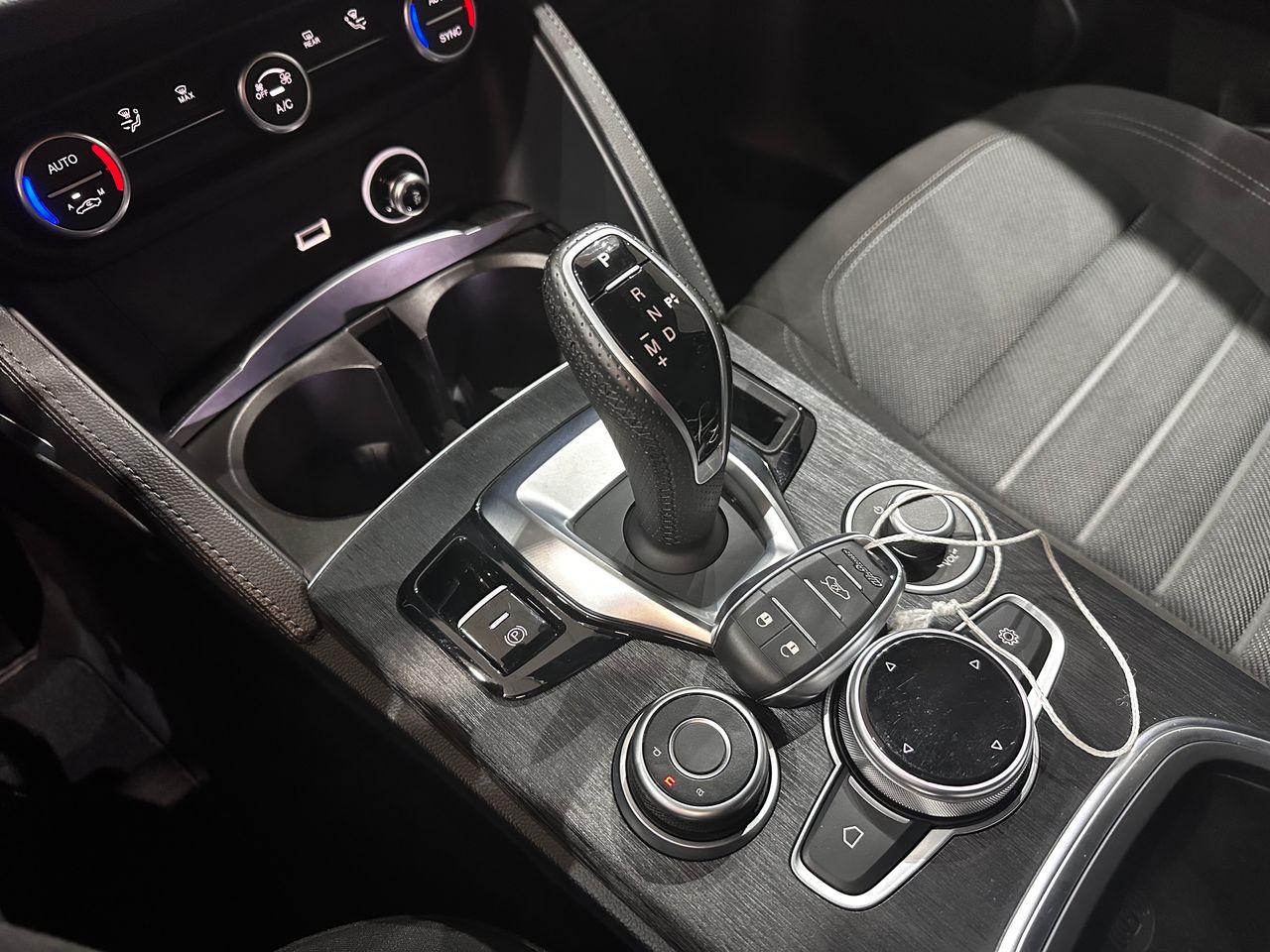 Foto Alfa Romeo Stelvio 15