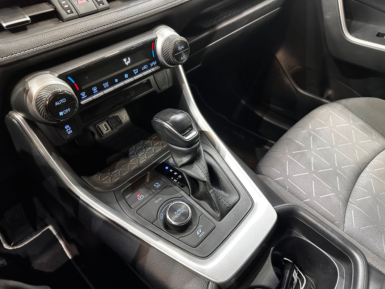 Foto Toyota Rav4 13