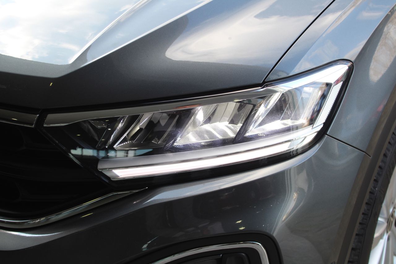 Foto Volkswagen T-Roc 25