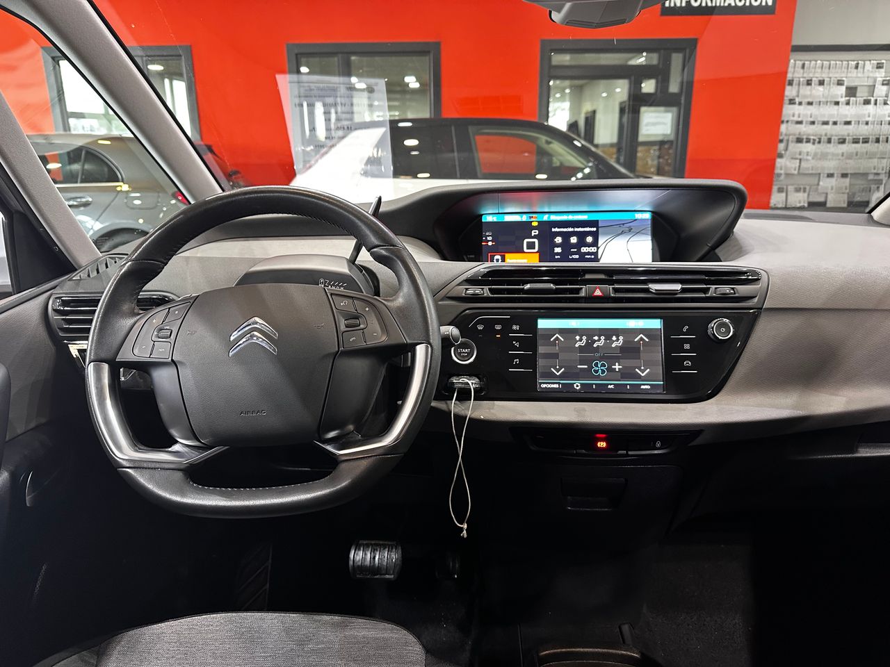 Foto Citroën Grand C4 SpaceTourer 12