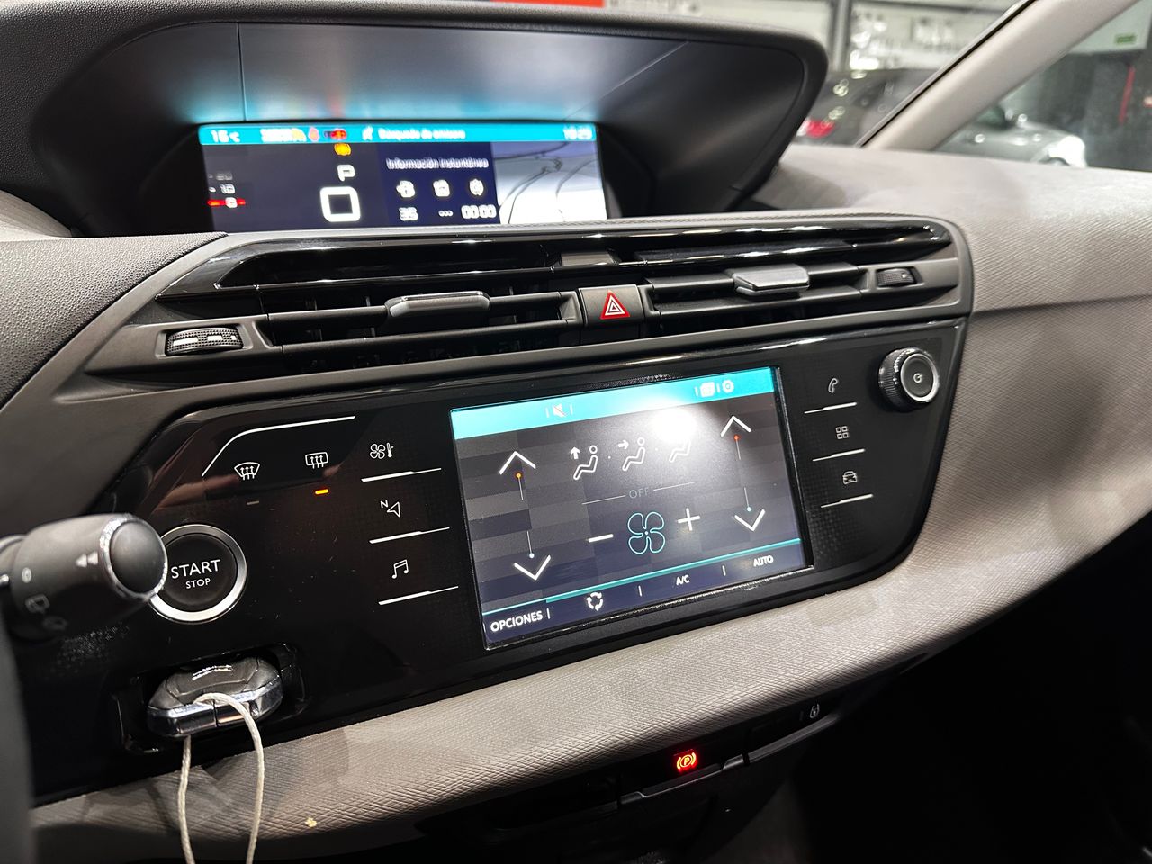 Foto Citroën Grand C4 SpaceTourer 15