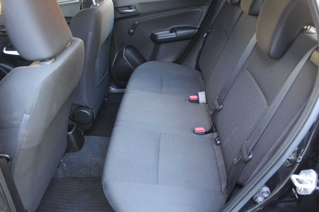 Foto Suzuki Swift 9