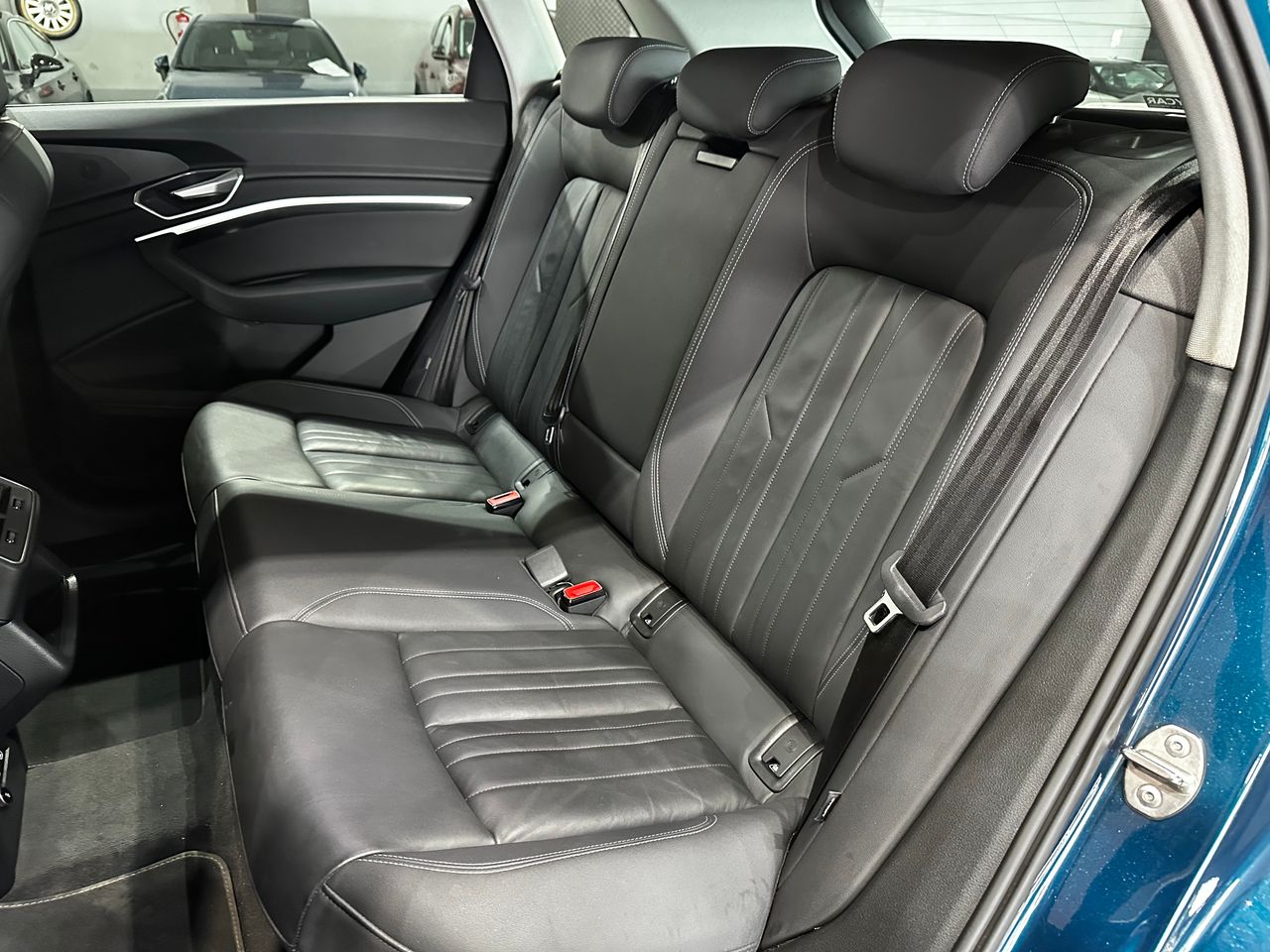 Foto Audi E-tron 11