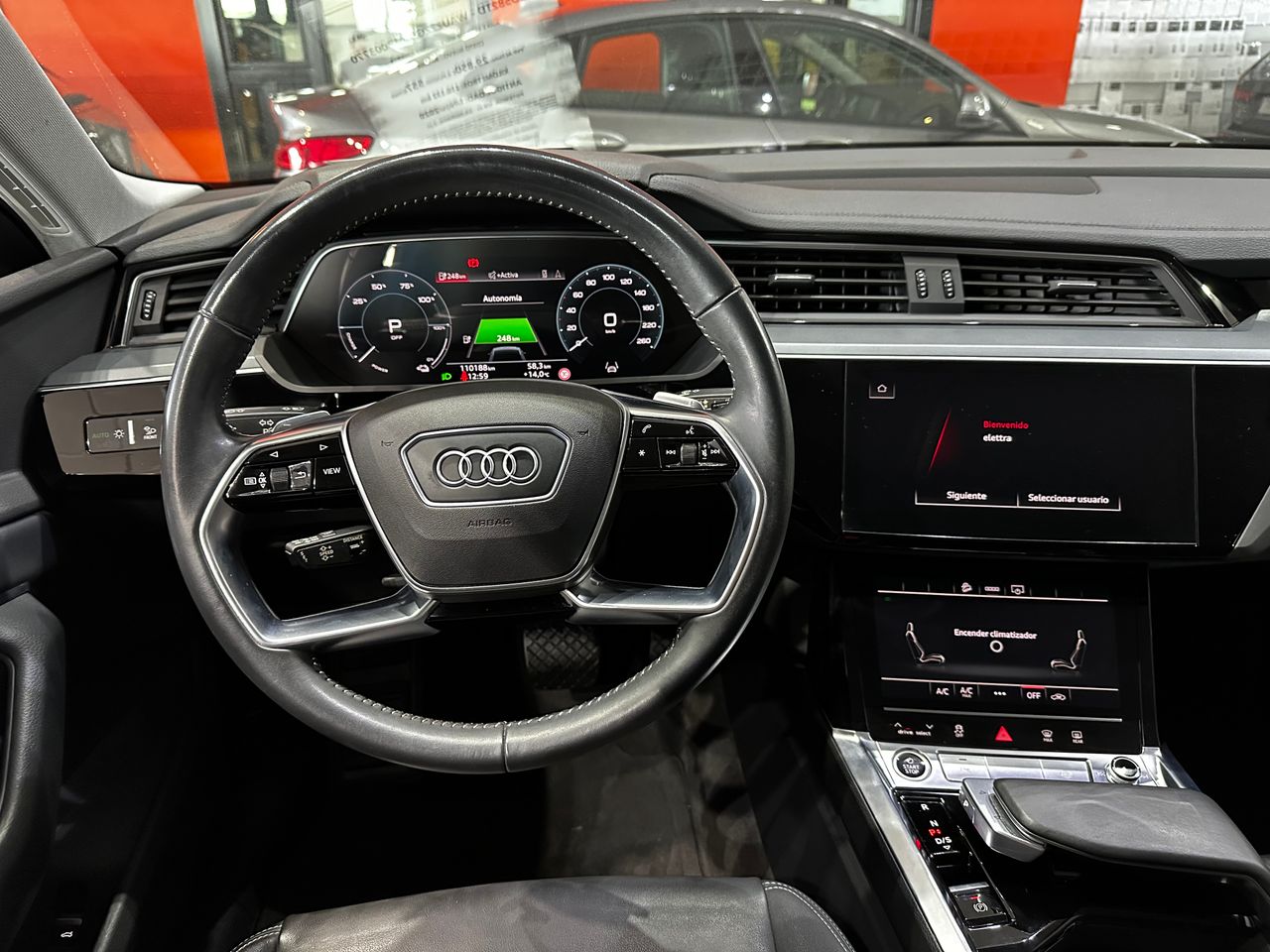 Foto Audi E-tron 13