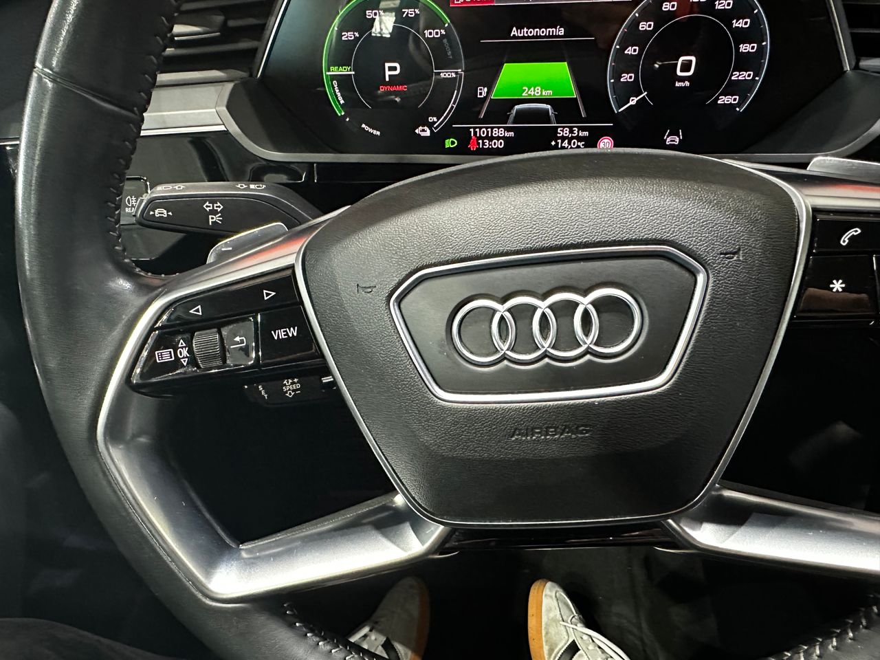 Foto Audi E-tron 17