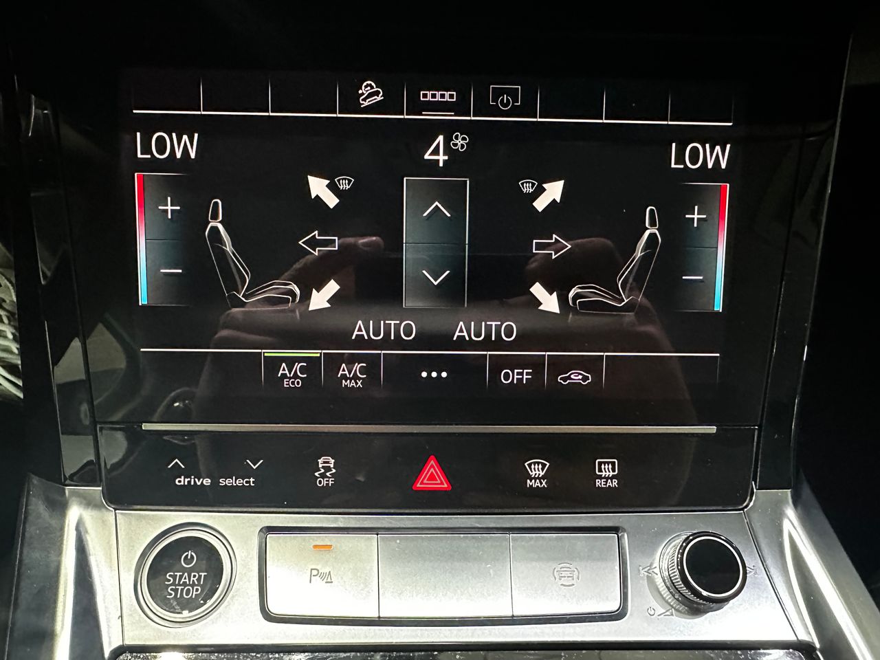 Foto Audi E-tron 24