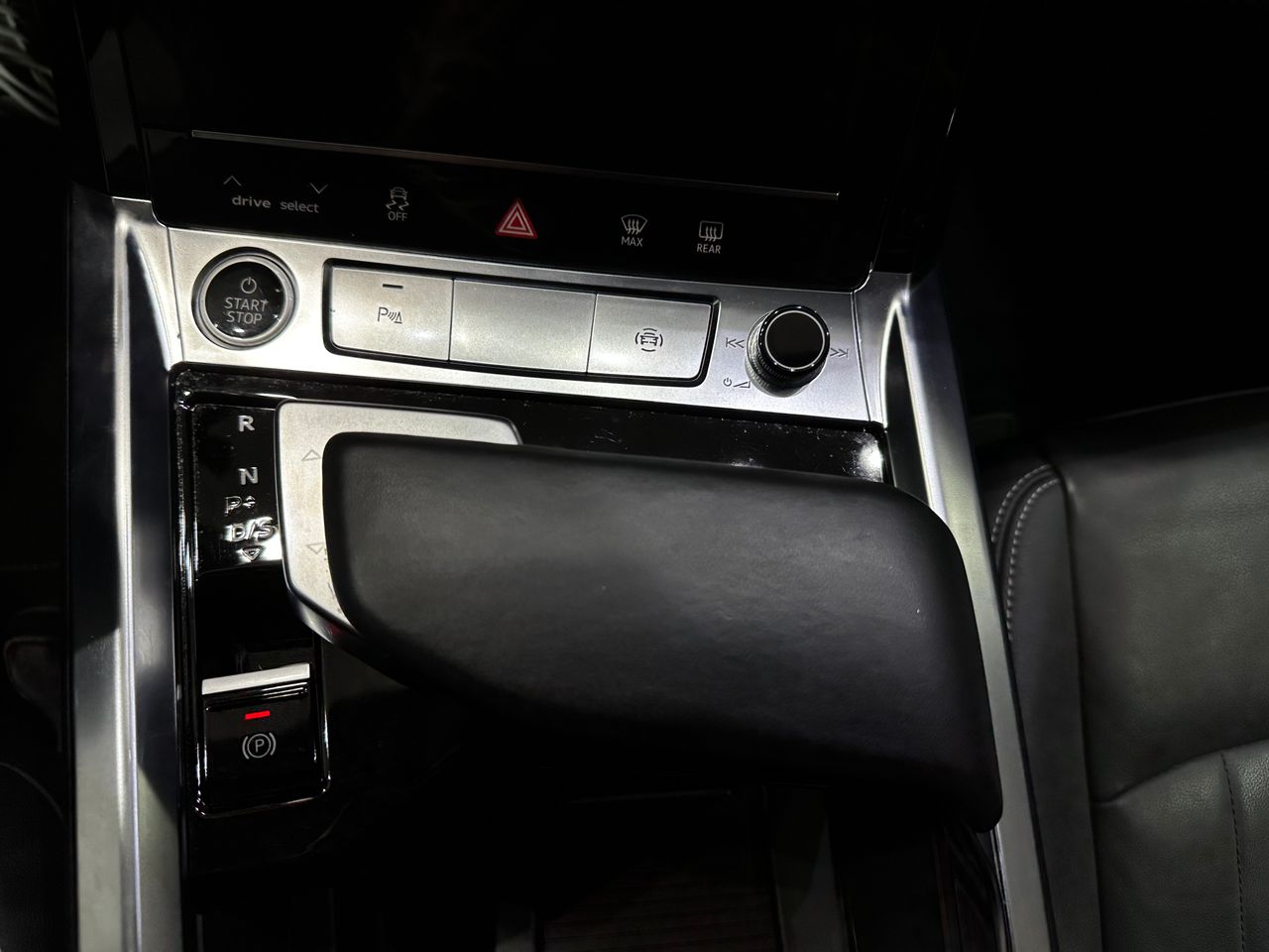 Foto Audi E-tron 25