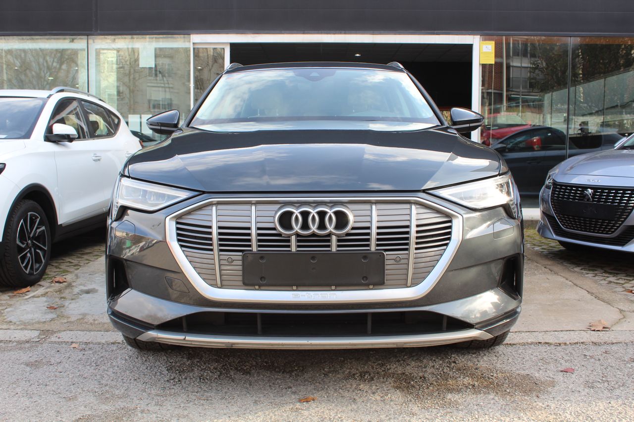 Foto Audi E-tron 3