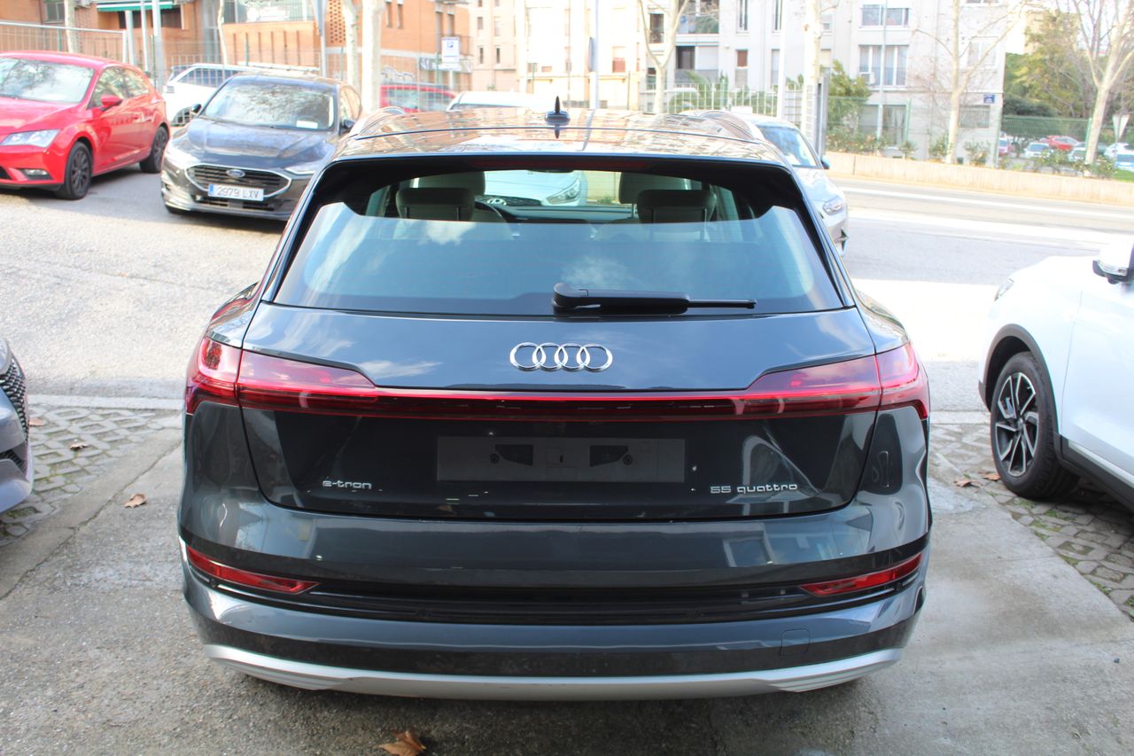 Foto Audi E-tron 6