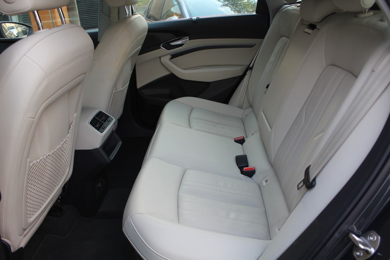 Foto Audi E-tron 9