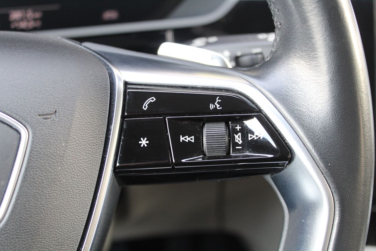 Foto Audi E-tron 13