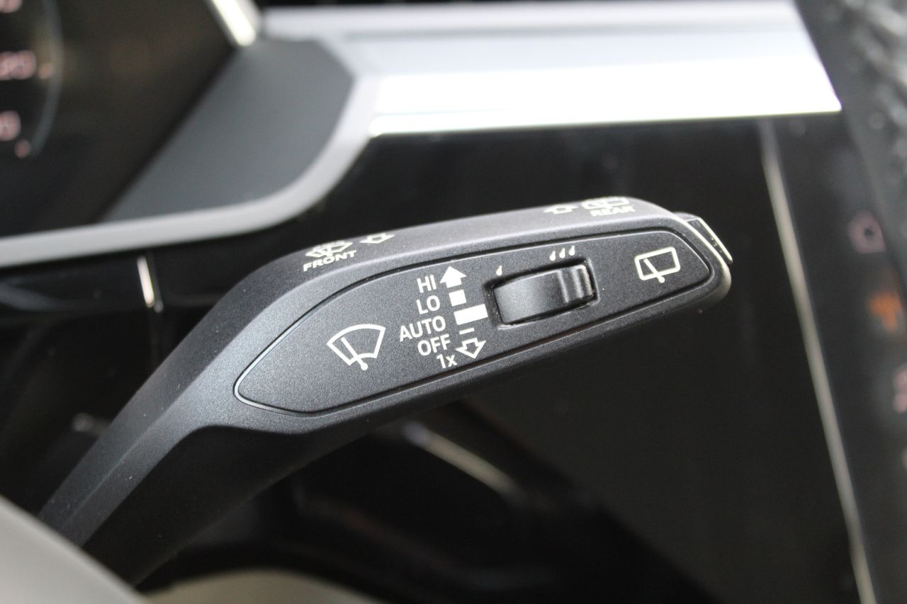 Foto Audi E-tron 16