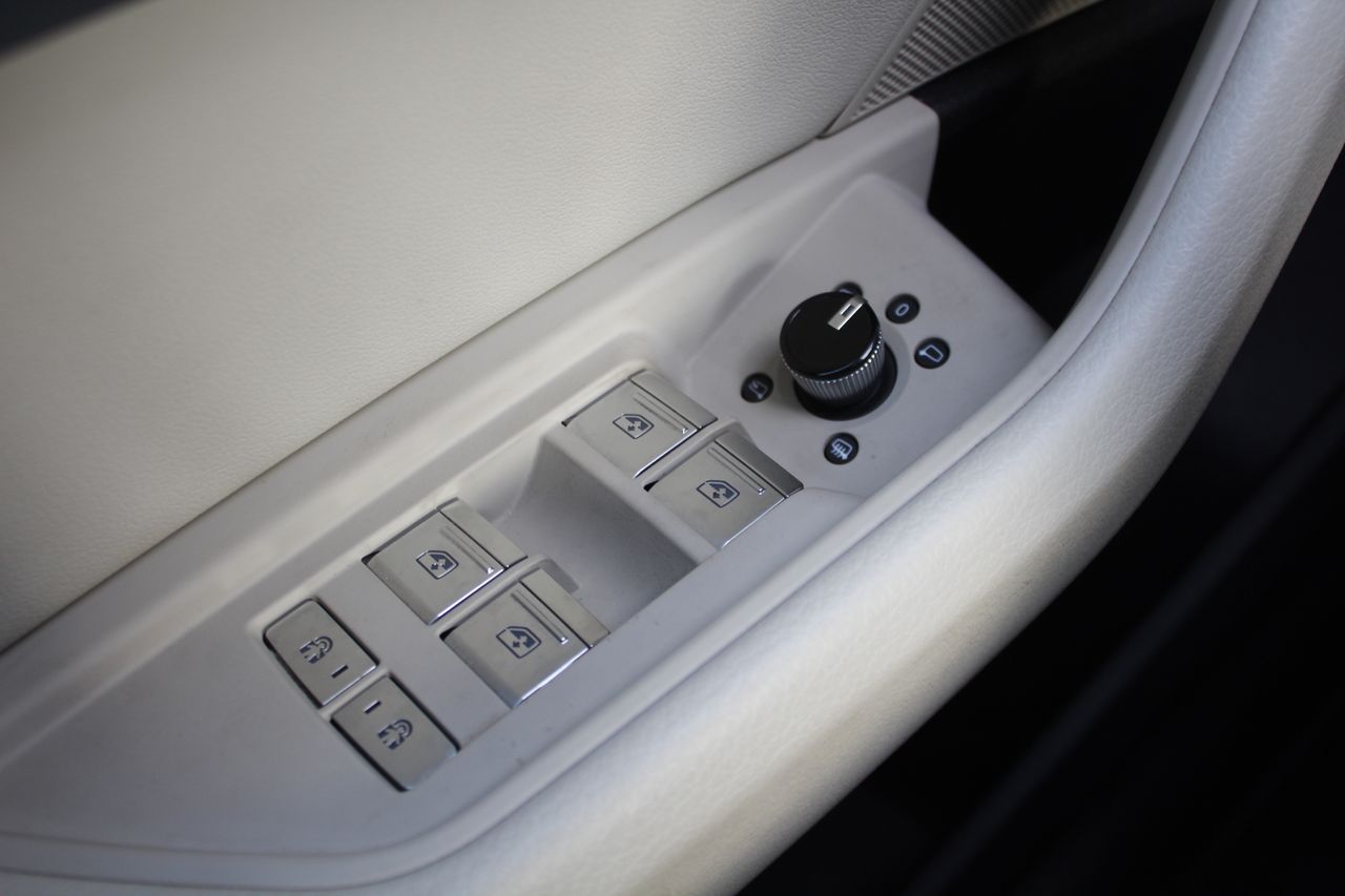 Foto Audi E-tron 26