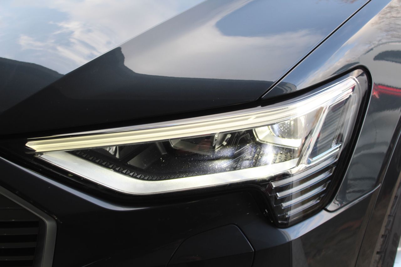 Foto Audi E-tron 29